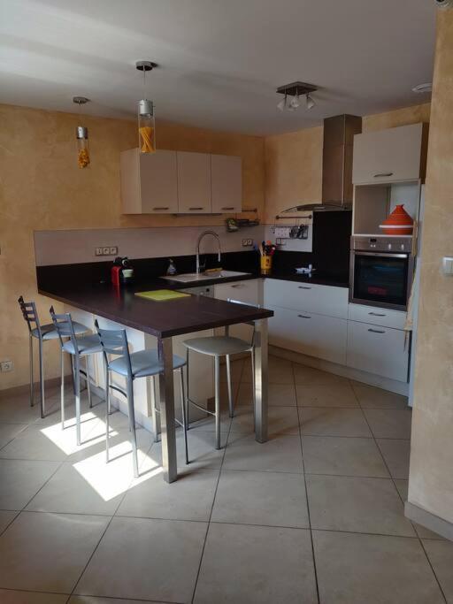 Maison Spacieuse Avec Billard Balneo Piano Talant Luaran gambar